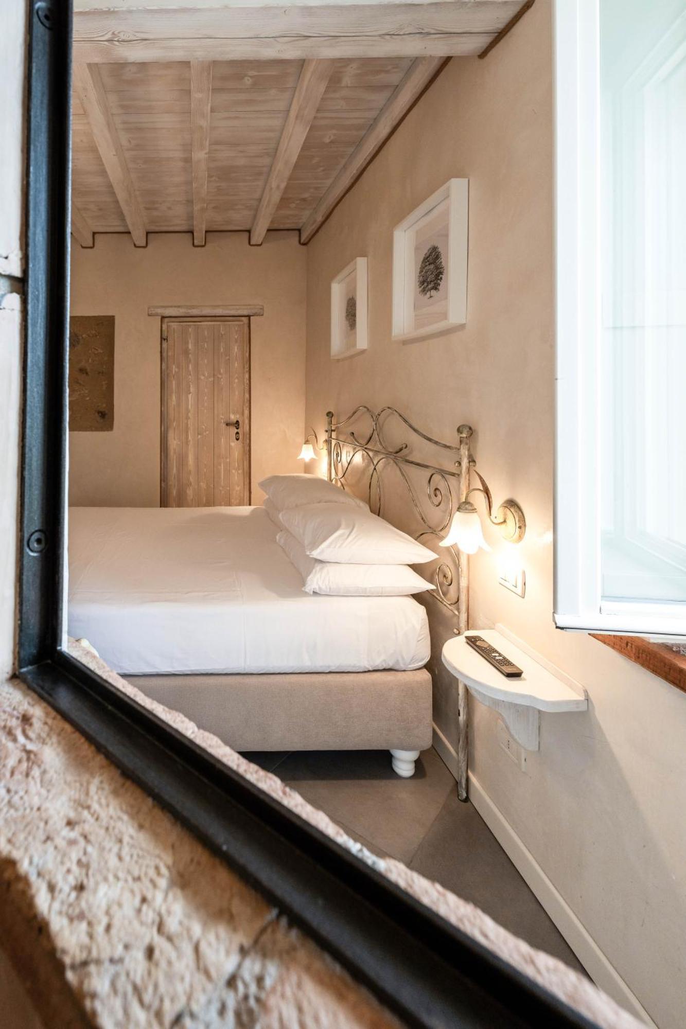 Casal Del Pigno Bed & Breakfast Peschiera del Garda Eksteriør bilde