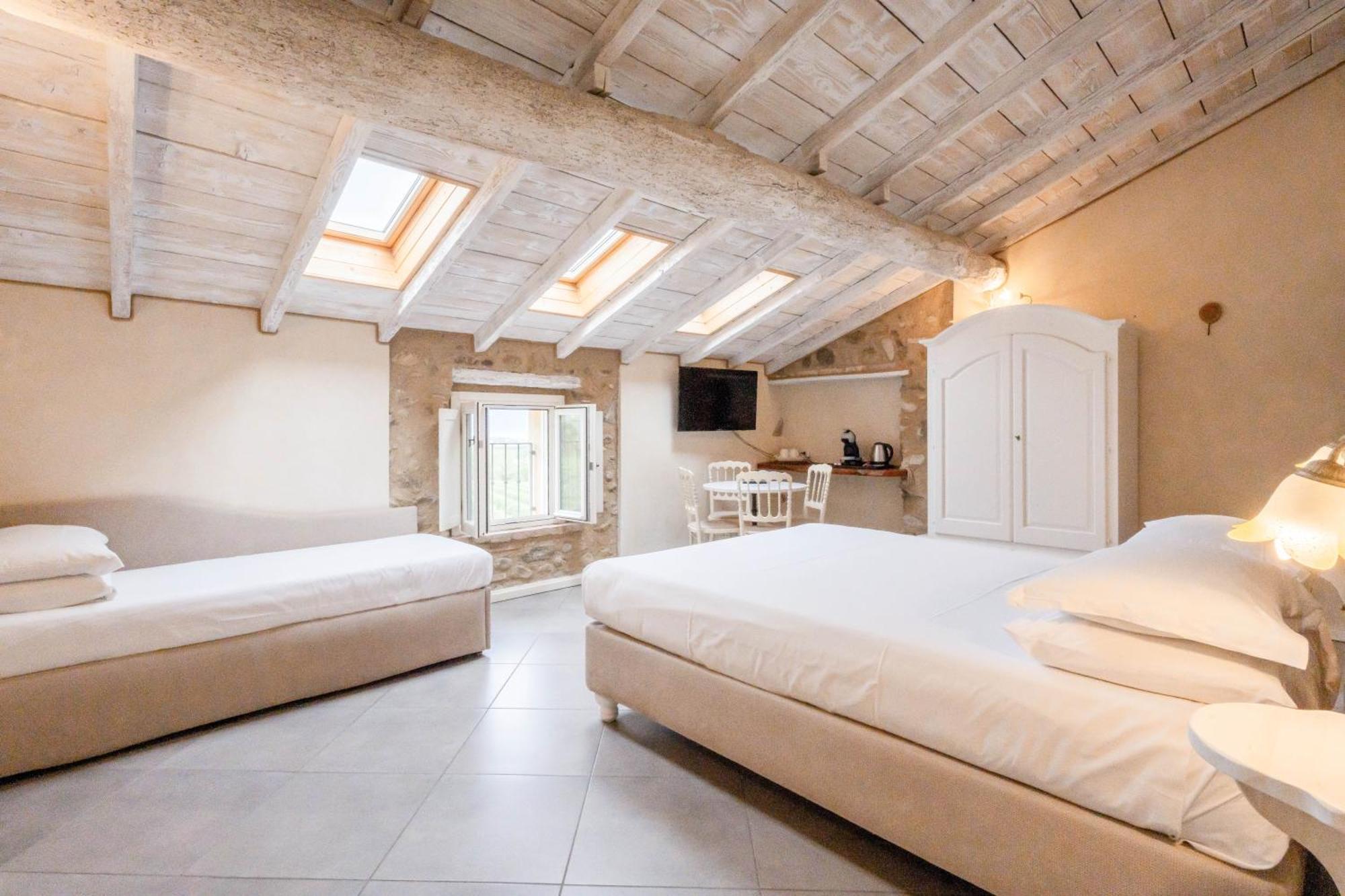 Casal Del Pigno Bed & Breakfast Peschiera del Garda Eksteriør bilde