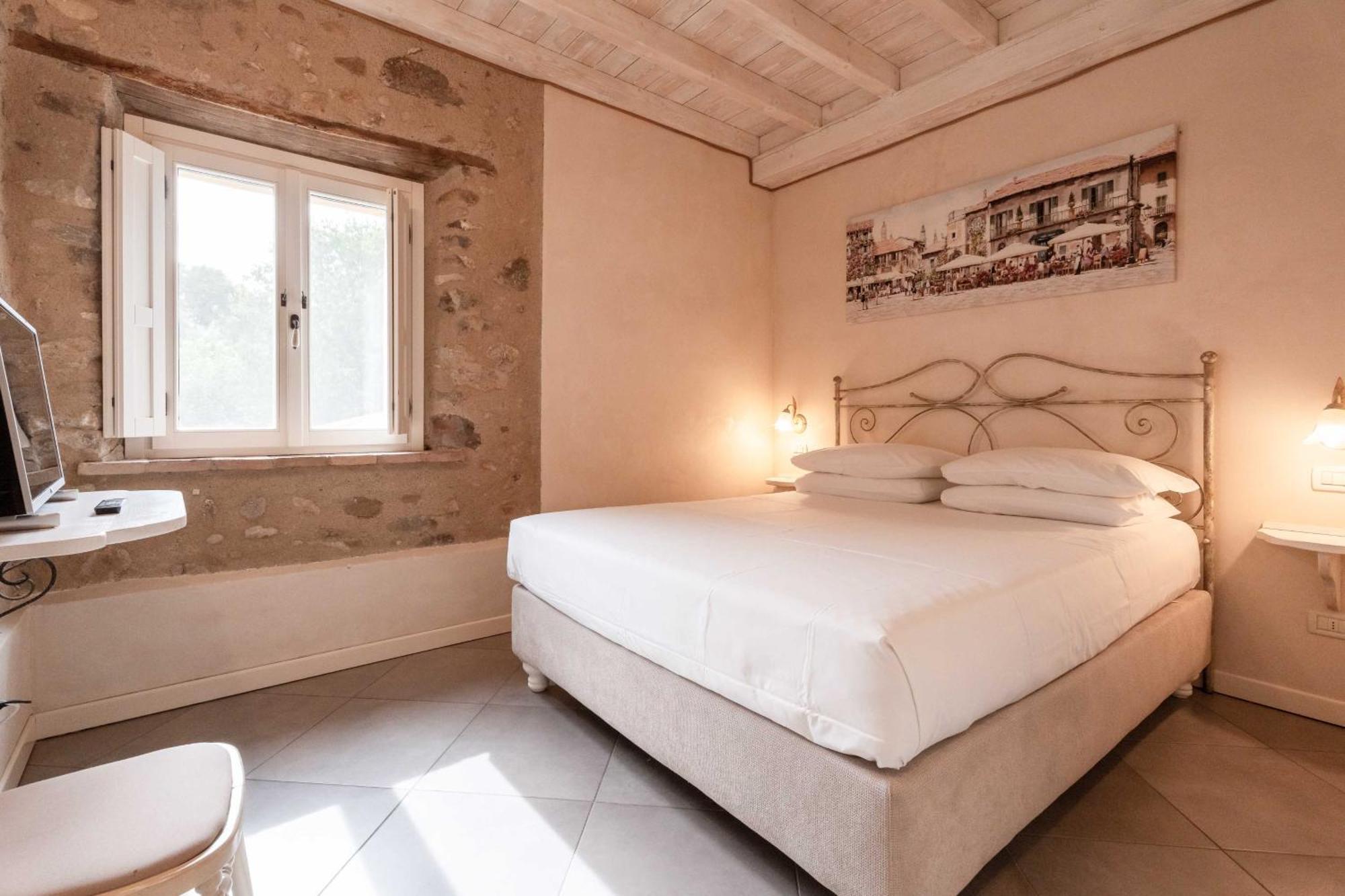 Casal Del Pigno Bed & Breakfast Peschiera del Garda Eksteriør bilde